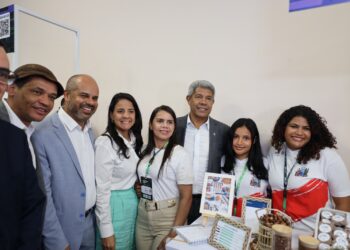 Setores de Ciência e Tecnologia se encontram na BTX 2025; governador participa da abertura