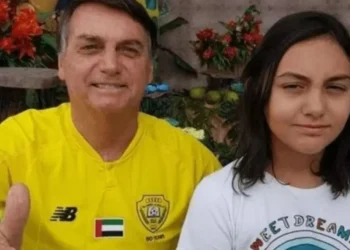 Bolsonaro solicita ao STF autorização para festa de 15 anos da filha e hospedagem de convidados