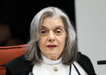 Todos sabem minha posição sobre mulheres no STF, diz Cármen Lúcia