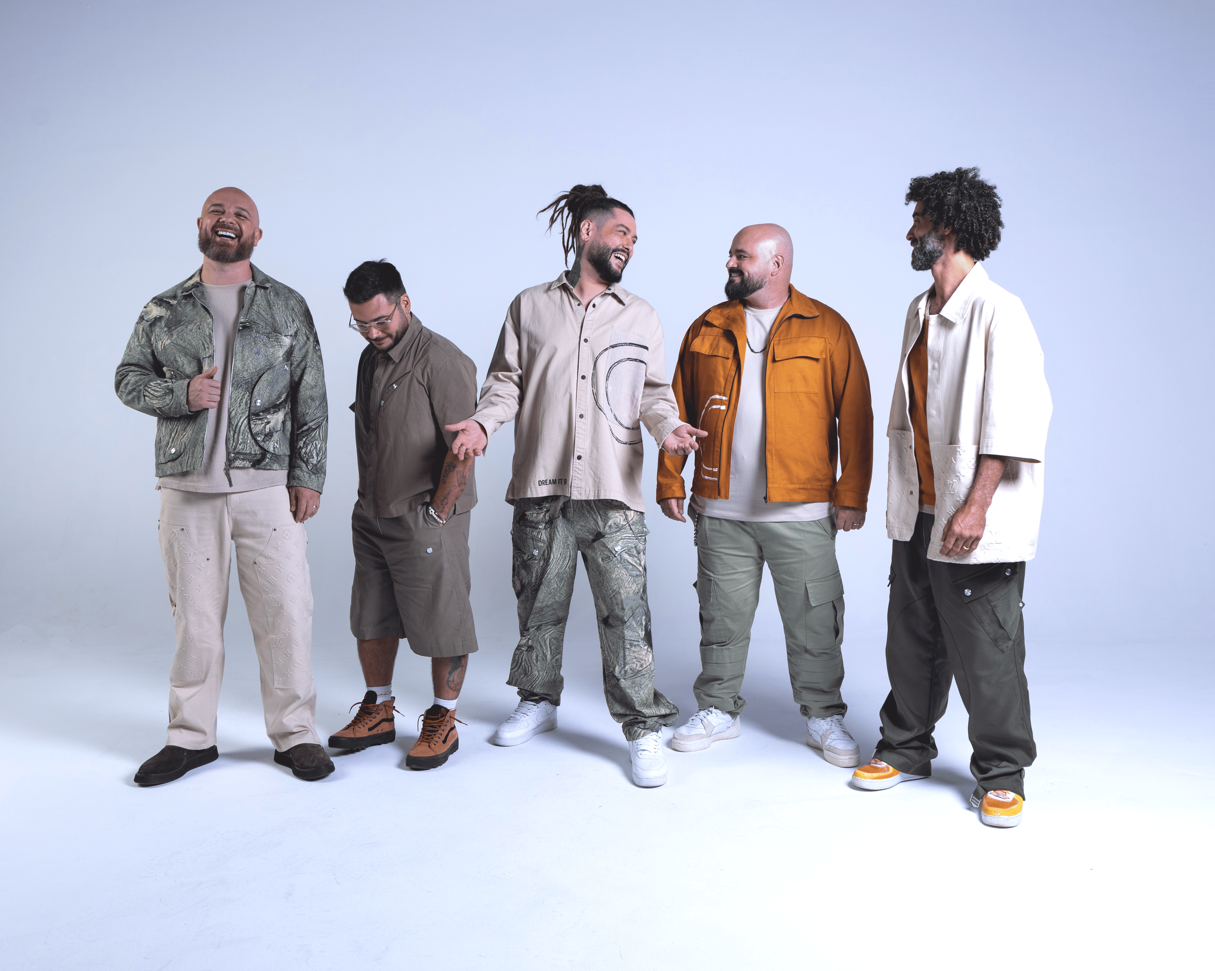 Conexão com o Paraíso: Maneva leva turnê comemorativa de 20 anos para festival em Praia do Forte