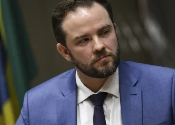 Projetos de lei renderão ao governo o mesmo que MP alternativa a IOF