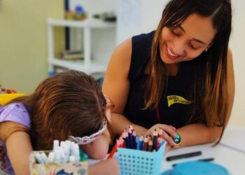 Dia do professor: Psicopedagoga destaca a importância de criar estratégias inovadoras para despertar o interesse e reconectar as crianças ao prazer de aprender