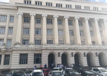 Dois homens são condenados a 21 anos de reclusão por tentar matar mulher com ácido