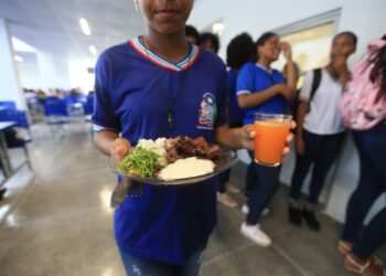 SEC oferece 30 milhões de refeições mensais como parte do Programa de Alimentação Escolar