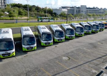 Governo do Estado entrega veículos novos e amplia cobertura de saúde em cidades do interior baiano