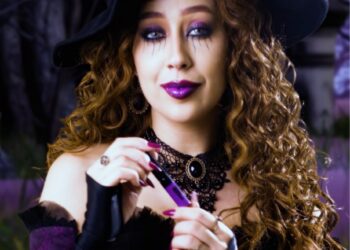 Natura aposta em trend viral no halloween com campanha dirigida por Camila Pudim