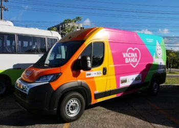 Sesab e CTB realizam ação conjunta de vacinação e lazer no Subúrbio Ferroviário no Dia das Crianças