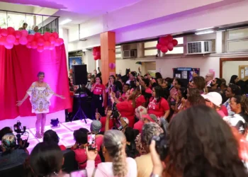 Inca promove autoestima de pacientes em celebração do Outubro Rosa