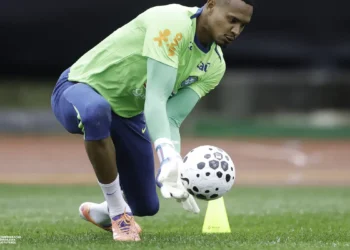 Goleiro John diz que primeira convocação para a seleção é um sonho