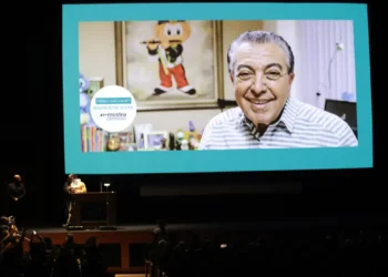 Mauricio de Sousa é homenageado na abertura da Mostra de Cinema de SP