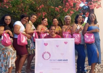 Workshop de automaquiagem resgata autoestima de mulheres em tratamento oncológico