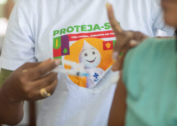 Camaçari realiza Dia D de multivacinação com drive-thru e mais 21 pontos de imunização na sede e orla