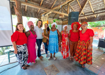 Baianas de acarajé avançam em curso de formação
