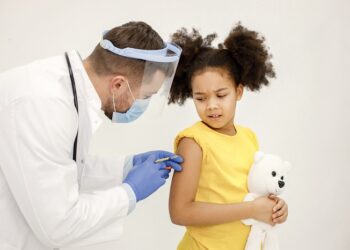 Outubro: mês das crianças reforça alerta para manter vacinas em dia