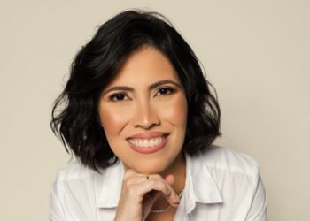 Outubro Rosa: quando a dor se transforma em elo – o poder das amizades diante do câncer de mama.