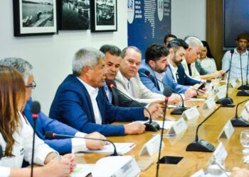 Vice-Governador destaca ausência de Salvador no sistema consorciado de Policlínicas durante Fórum Estadual de Saúde