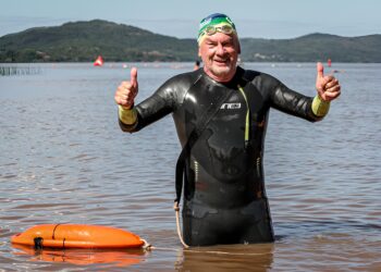 Dia Internacional da Pessoa Idosa destaca o Projeto Nadando Pelos Cartões Postais