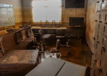 Comunidades ajudam a reconstruir escolas resilientes a crise climática