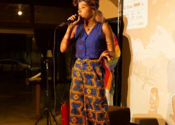 Representante de Aporá vence concurso de declamação de poesia no 1º Festival Literário do Litoral Norte e Agreste Baiano