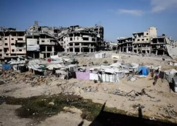 Israel bombardeia Rafah após ataque contra tropas; Hamas nega envolvimento