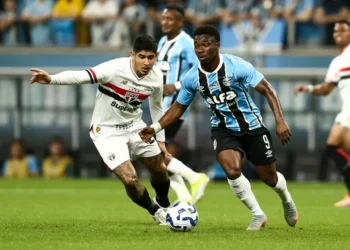 São Paulo é superado pelo Grêmio e segue sem reação no Brasileirão