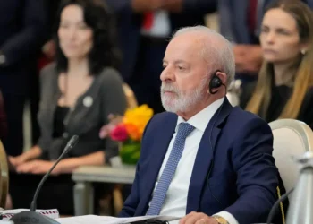 Lula aguarda reunião com Trump e aposta em solução a tarifaço