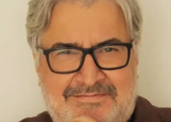 Morre Sérgio Mattos, descobridor de Gisele Bündchen e fundador da agência 40 Graus Models