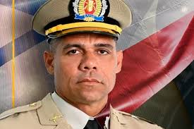 Sargento da PM, esposa e funcionária morrem após batida entre carro e caminhão na Bahia; filhos do casal ficaram feridos