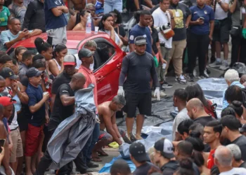 Ação policial nos complexos da Penha e do Alemão é criticada por ONG