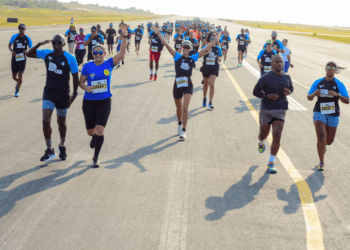 Corrida da Asa: pelo segundo ano, atletas correm na pista principal do Aeroporto de Salvador
