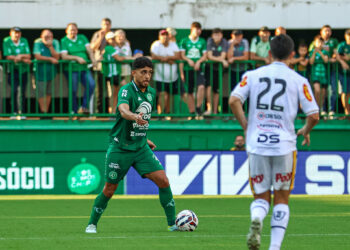 Após um mês ausente, Victor Caetano retorna com assistência decisiva na Chapecoense, chega a oito jogos invicto e reforço confiança em acesso