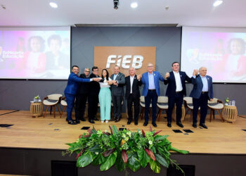 “Movimento Bahia pela Educação” é lançado com meta de alfabetizar 80% das crianças na idade certa até 2030