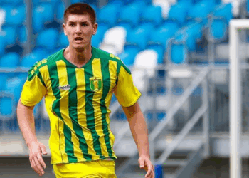 Zagueiro romeno com nacionalidade espanhola e passagem pela Eslováquia, Chivu quer ver países da sua carreira na Copa do Mundo