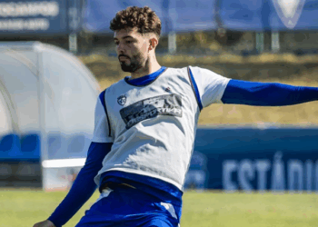 Emprestado pelo Guarani, atacante marca primeiro gol em retorno ao futebol português