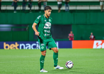 Invicto há 12 jogos pela Chapecoense, Victor Caetano admite “espírito de final” para confronto direto contra o Remo