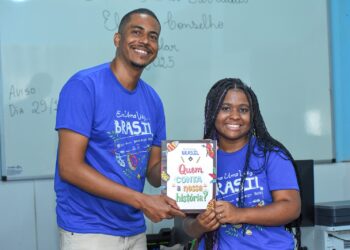 Alunos da Rede Municipal de Salvador embarcam para intercâmbio cultural em Portugal