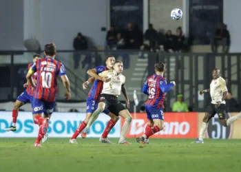 Fora do G-5, Bahia busca se recuperar diante do Vasco