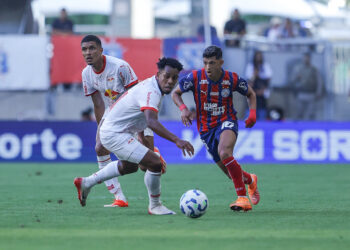 Bahia vira pra cima do Bragantino, com dois gols de Willian José, e consolida presença no G-5