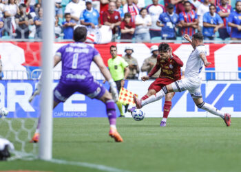 No sufoco, Bahia volta a vencer no Brasileirão e chega a sexta colocação