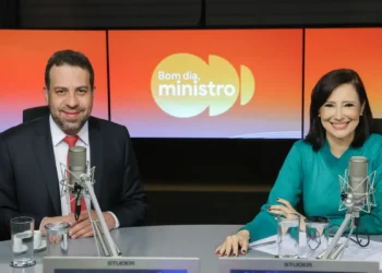 Fim da escala 6×1 pode ter transição para micro e pequenas empresas