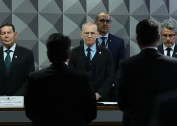 CPI do Crime Organizado chama dois ministros e 11 governadores