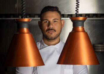 Chef Cadu Moura lança e-book “Sabores de Fim de Ano” com menu natalino cheio de afeto