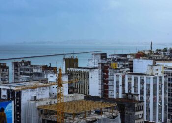 Frente fria em Salvador provoca acumulados de chuvas superiores ao esperado para todo o mês de novembro