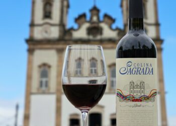 Santuário do Senhor do Bonfim lança vinhos exclusivos com rótulos inspirados na fé e tradição baianas