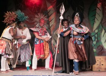 Espetáculo ‘Dandara na Terra dos Palmares’ volta com sessões gratuitas no mês da Consciência Negra