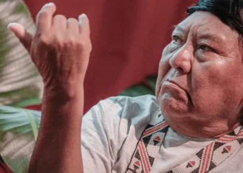 “Enquanto estivermos aqui o céu não cairá”, diz escritor yanomami