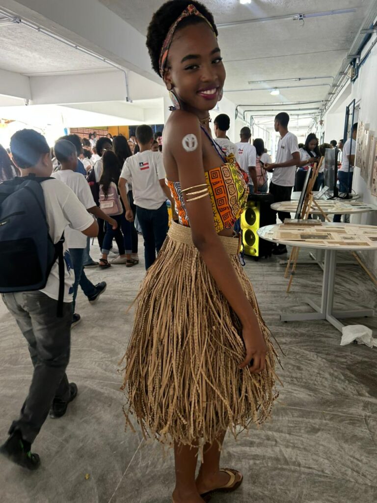 Estudantes da rede de Salvador participam de feira artística