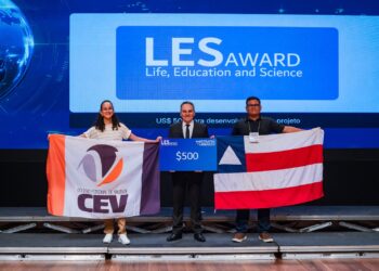 Estudantes do Colégio Estadual de Valente conquistam prêmios na Mostratec-Liberato 2025 com projeto sobre gestão da alimentação escolar