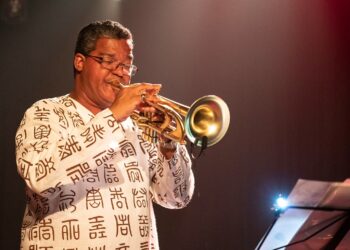 “Salvador em Serenata” celebra a música baiana ao pôr do sol na Varanda do SESI Rio Vermelho