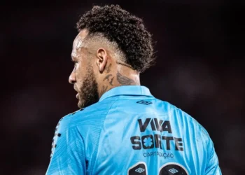 Neymar tem reencontro tenso com o Maracanã em derrota do Santos para o Flamengo